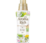 LION Aroma Rich Ellie Кондиционер для белья с богатым ароматом натуральных эфирных масел, 520 мл - Магазин японской и корейской косметики, бытовой химии - Мандарин