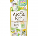 LION Aroma Rich Ellie Кондиционер для белья с богатым ароматом натуральных эфирных масел, сменный блок, 400 мл - Магазин японской и корейской косметики, бытовой химии - Мандарин