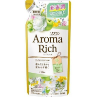 LION Aroma Rich Ellie Кондиционер для белья с богатым ароматом натуральных эфирных масел, сменный блок, 400 мл - Магазин японской и корейской косметики, бытовой химии - Мандарин